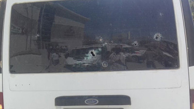 Jandarmaya malzeme götüren minibüse saldırı