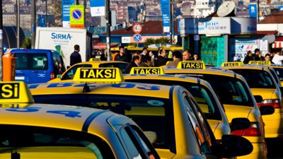 Taksiciler zamlı tarifeye geçiş için kuyruk oluşturdu