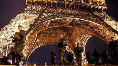 Paris'te terör alarmı