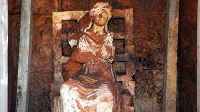 2 bin 100 yıllık ana tanrıça heykeli bulundu