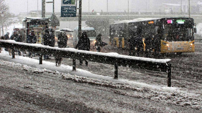 Sanayide çarklar dönüyor, taşımada frene basılıyor