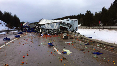 11 araç birbirine girdi