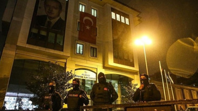 AK Parti binasına saldıran terörist etkisiz hale getirildi