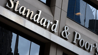 S&P Türkiye'nin kredi görünümünü düşürdü