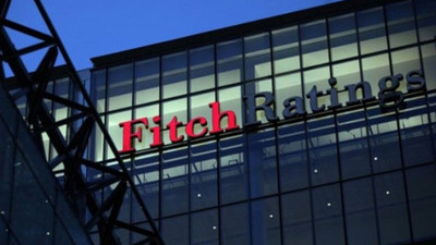 Fitch, Türkiye'nin kredi notunu düşürdü