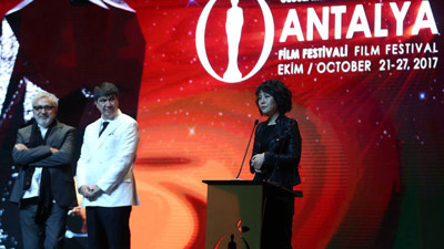 Antalya Film Festivalinde En İyi Film ödülü Melekler Beyaz Giyer'in