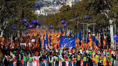 Barselona’da bağımsızlık karşıtı dev yürüyüş