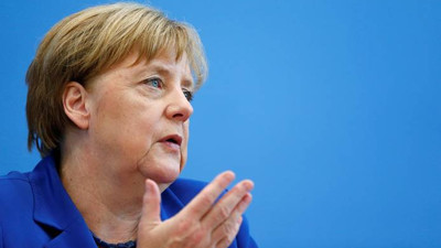 Merkel'in partisi son 6 yılın en düşük oy seviyesinde