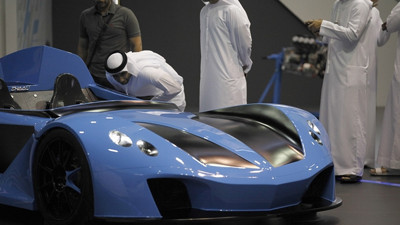 Lüks otomobiller Dubai'de görücüye çıktı