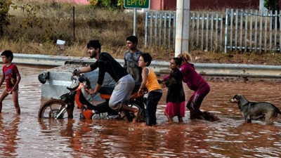 Yunanistan'daki selde 15 kişi hayatını kaybetti
