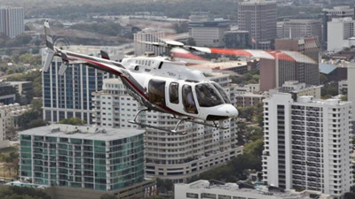 İngiltere'de helikopterle uçak çarpıştı