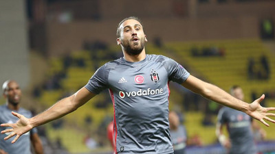 Cenk Tosun yükselişini devam ettiriyor