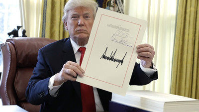 Trump, vergi paketini imzaladı