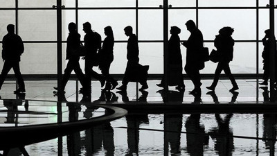 Yurt dışına çıkışlar yüzde 11 azaldı