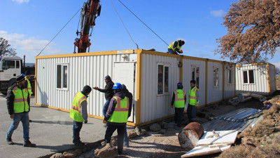 Deprem bölgesinde konteyner okul kuruluyor