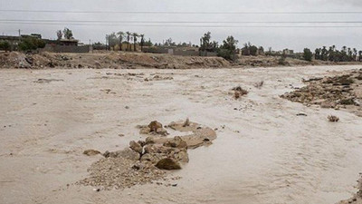 İran'da baraj yıkıldı