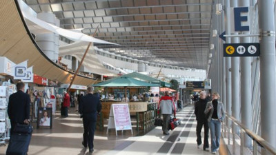 İsveç ülkeye uçakla gelenlerden vergi alacak