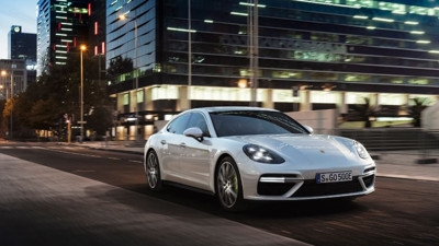 Porsche’den Cenevre’de dünya prömiyeri