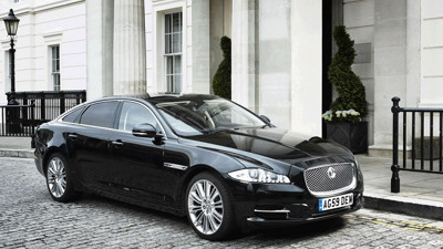 Şirketler üst düzey yöneticilerine lüks araç kiralıyor