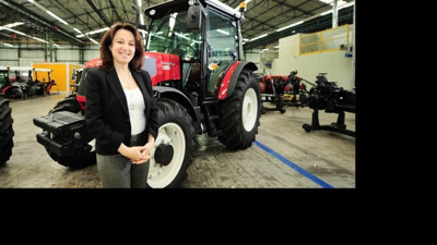 Çiftçilerin önerileriyle ürettiği traktörleri dünyaya satıyor