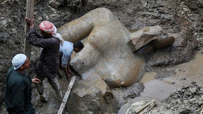 Mısır'da 3 bin 300 yıllık heykeller bulundu