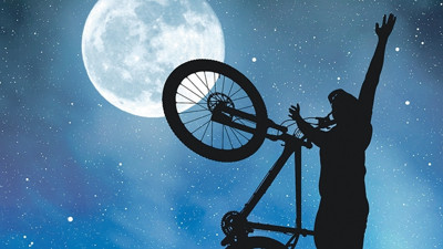 Haydi beni Ay'a pedalla!