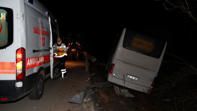 Otobüs devrildi: 14 yaralı