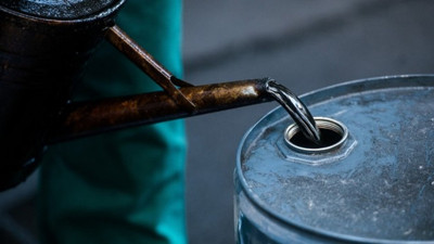 Petrol 53 doları geçti