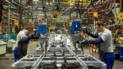 İngiltere'de hizmet PMI beklentinin üzerinde