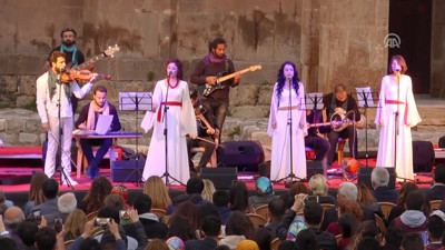 Akdamar Adası'nda 10 dilde konser