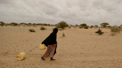 Afrikalı annelerin dramını şarkıya yansıttı