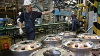 İngiltere'nin ilk çeyrek büyümesi revize edildi