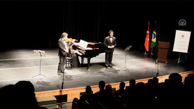 Brezilya'da Türk müziği konseri