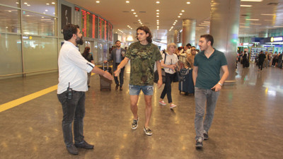 Enes Ünal’a havalimanı’nda gözaltı