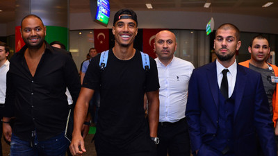 Fenerbahçe'nin yeni transferi Dirar, İstanbul'a geldi