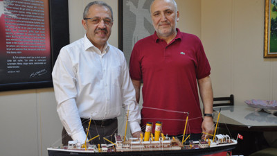 "Gülcemal gemisi"nin maketini 600 parçayla yaptı