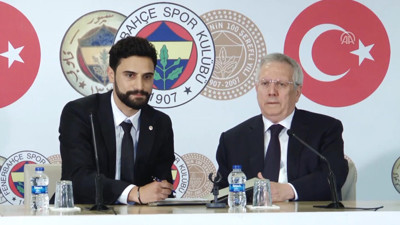 Mehmet Ekici, 3 yıllık sözleşmeyi imzaladı