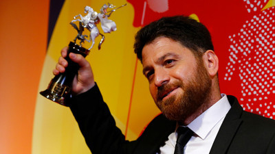 Sarı Sıcak Moskova'dan ödülle döndü