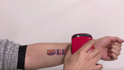 3 saniye içinde dövme yapan yazıcı