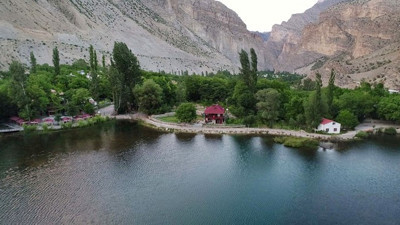 "Sakin kent" Uzundere misafirlerini büyülüyor