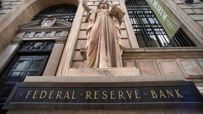 "Faiz artırımları ertelenmeli"