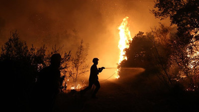 Yunanistan'daki orman yangını büyüyor