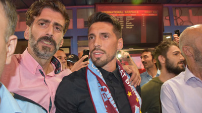 Sosa ve Volkan Şen'e havalimanında coşkulu karşılama