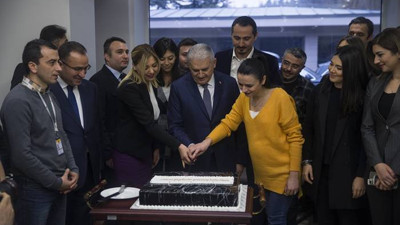 "Siyasetçilerin ve gazetecilerin tatili olmaz"