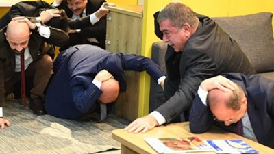 Bakanlar 7,2'lik deprem anını yaşadı