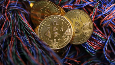Bitcoin bir saatte eridi