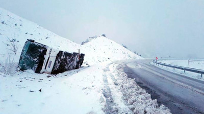 Cenazeye giden otobüs devrildi: 16 yaralı