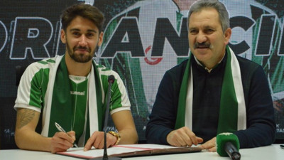 Orkan Çınar Atiker Konyaspor'la imzaladı