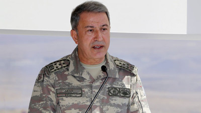 Orgeneral Akar, sınırda birlikleri denetliyor