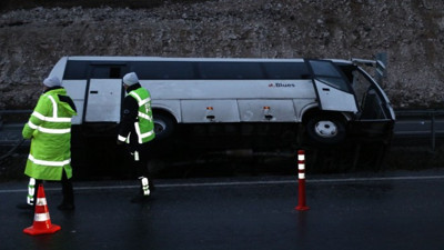 Beşiktaş taraftarını taşıyan otobüs devrildi: 8 yaralı
